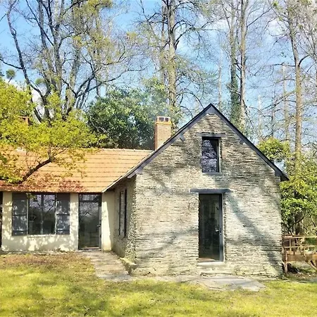 Petit Paradis Au Bord De L'erdre  *
